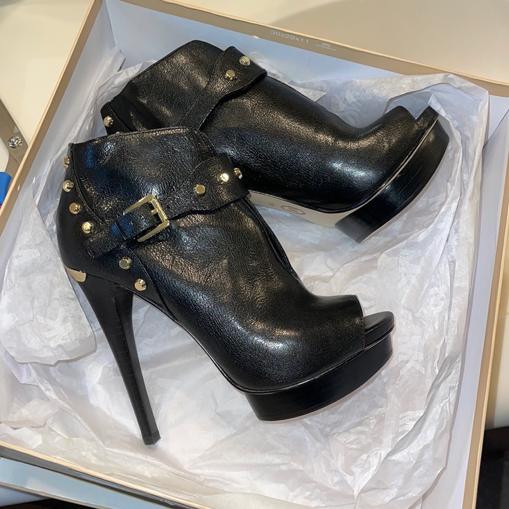 Brand new MK leather booties